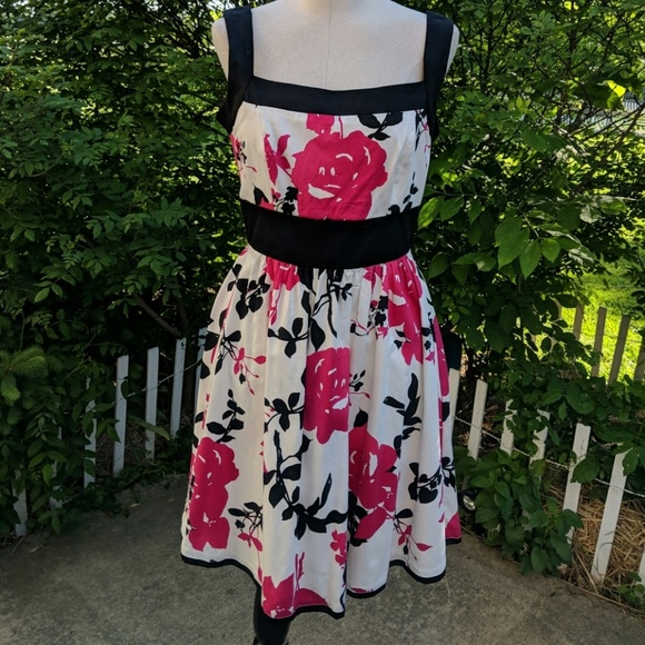 Aline fitted waist cotton floral bold tea dress 10 - Picture 4 of 8